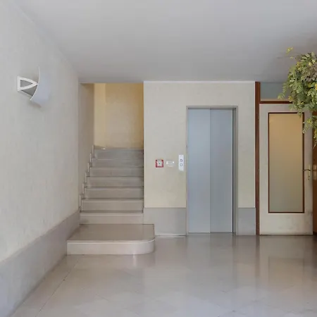 Calvino, In Piazza Unita Con Parcheggio *