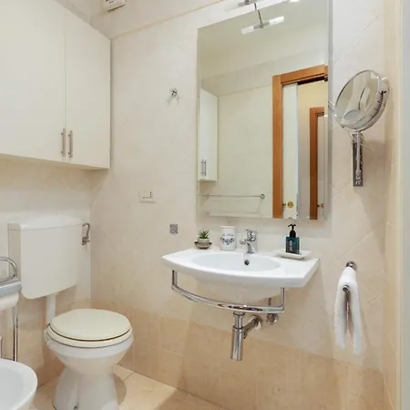 Calvino, In Piazza Unita Con Parcheggio *