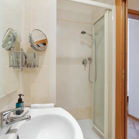 Calvino, In Piazza Unita Con Parcheggio Lejlighed *